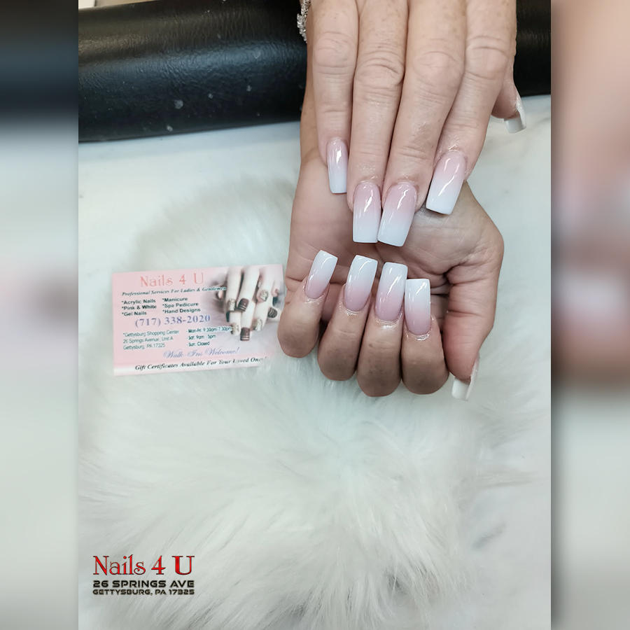 Minimalist nail design